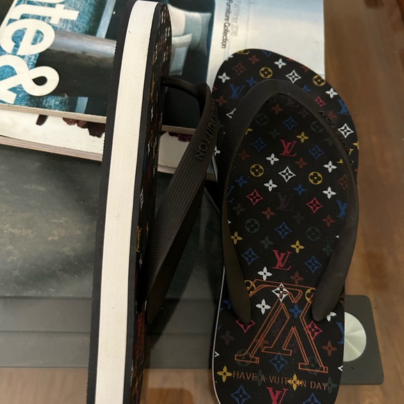 Sandals - Picture 4 of 5